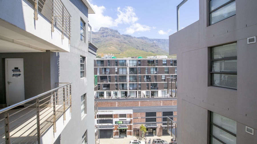 To Let 2 Bedroom Property for Rent in Woodstock Western Cape